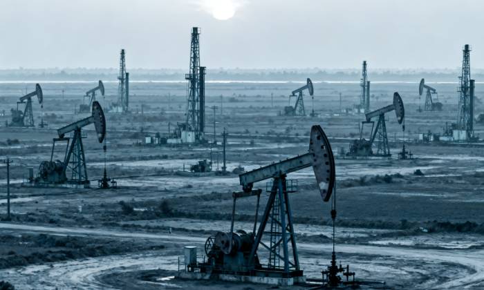 美國對俄揮出制裁“重拳”，油價一度大漲超4%！