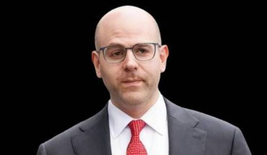 特朗普任命的“狠角色”警告：美聯儲要快速降息，否則將危及經濟